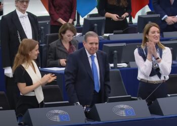 «Con gratitud e inmensa responsabilidad»: Edmundo González recibió el premio Sájarov