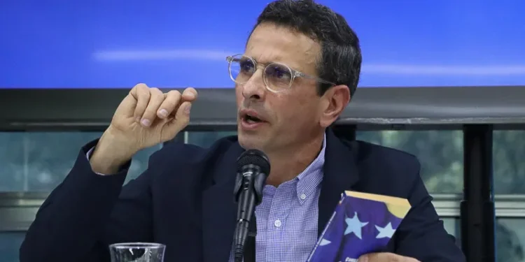 Capriles: Trabajadores hacen malabares para sobrevivir en Venezuela