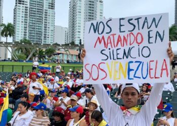 Venezolanos en Miami piden a la CPI acelerar investigación contra el régimen chavista