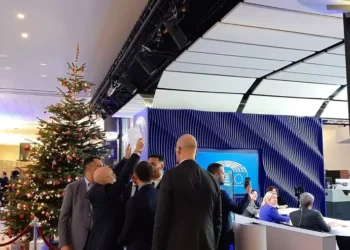 Protestaron contra Zapatero en el Parlamento Europeo: “Colaborador del narcoasesino Maduro”