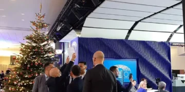 Protestaron contra Zapatero en el Parlamento Europeo: “Colaborador del narcoasesino Maduro”