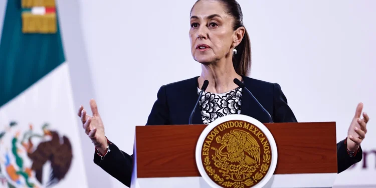 Sheinbaum anuncia refuerzo consular en EEUU ante las amenazas de deportaciones de Trump
