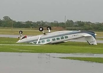 Un avión salió de la pista en Argentina y dejó dos muertos