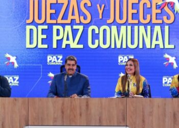 Maduro reitera que jurará como presidente el próximo enero en “paz y tranquilidad”