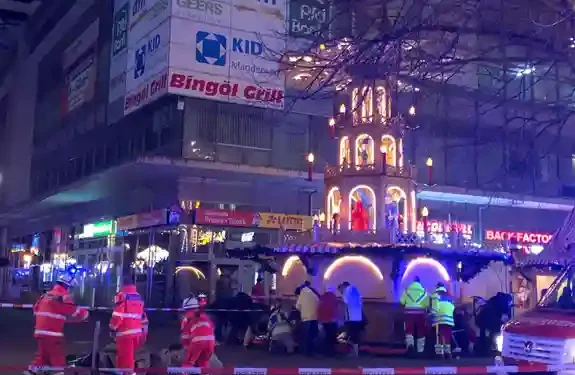 Un auto arrolla a multitud en mercado navideño en Alemania, dejando varios muertos y decenas de heridos