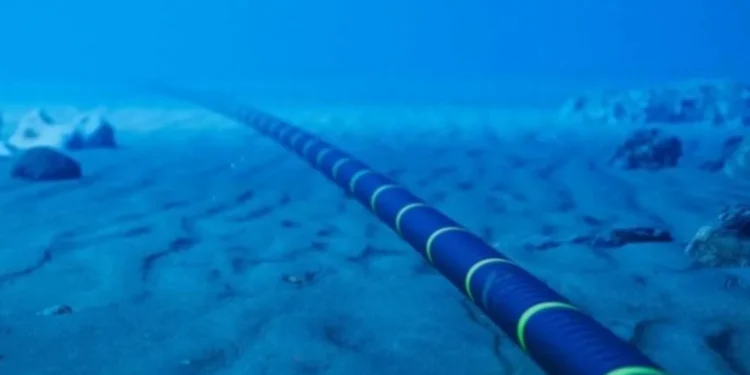 Meta planea construir un cable submarino que abarque todo el mundo