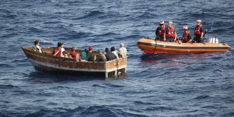 Detienen a 39 migrantes, venezolanos entre ellos, tras desembarcar en Puerto Rico