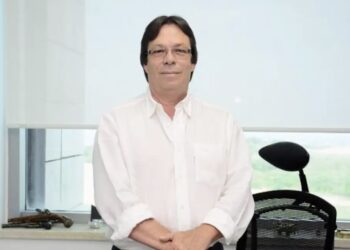 Renuncia presidente del CNE de Colombia en medio de investigaciones a campañas de Petro