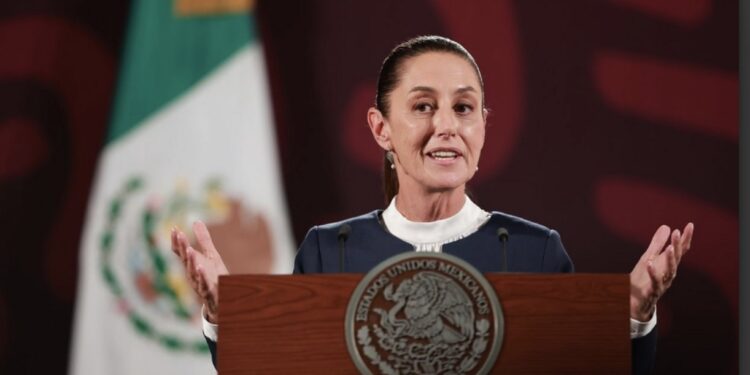 Presidenta de México anuncia aumento del 12% en el salario mínimo para 2025