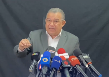 Enrique Márquez denuncia que el presupuesto para el 2025 recorta asignaciones para las regiones