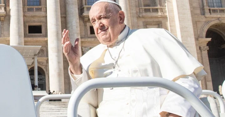 Papa Francisco llama a la comunidad internacional a no «renunciar a su deber de buscar la paz»