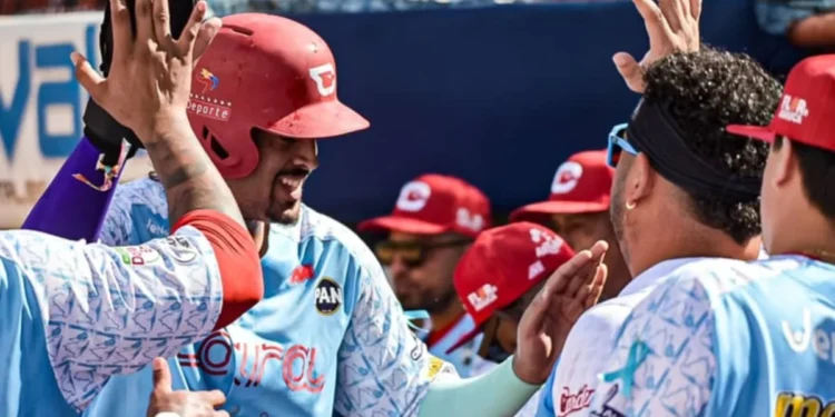 Cardenales cortó racha de las Águilas y se aferra al liderato