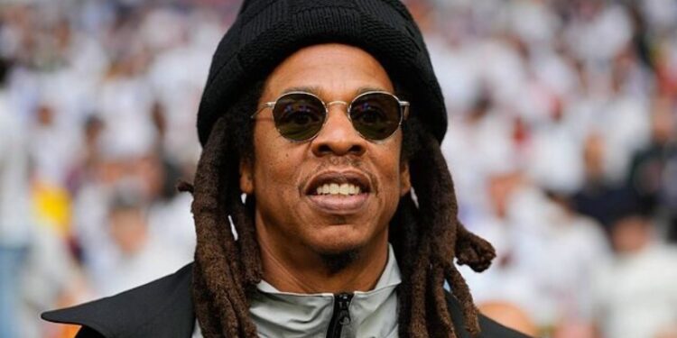 Jay-Z niega acusación judicial anónima de haber violado a una niña en el 2000