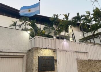 OEA realiza sesión especial para exigir salvoconductos a asilados en embajada argentina en Venezuela