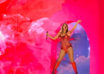 Taylor Swift logra ingresos récord de más de 2000 millones de dólares con “The Eras Tour”