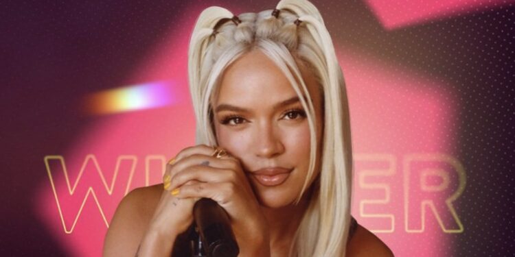 Bad Bunny y Karol G triunfan en los Premios Billboard