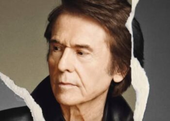 El cantante español Raphael se encuentra estable tras sufrir un ACV