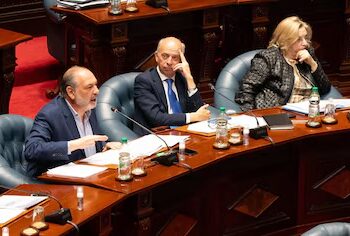 Oficialismo uruguayo expresó su “profunda preocupación” por la situación en Venezuela