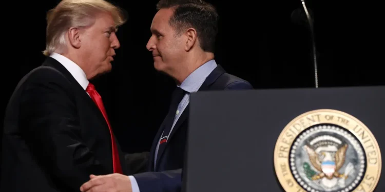 Trump nombra al productor de concursos Mark Burnett como enviado especial para el Reino Unido