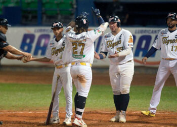 Tigres de Aragua avanza a la serie del comodín tras vencer con drama a Navegantes del Magallanes