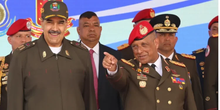 Nicolás Maduro incorporó milicianos a su seguridad personal porque ya no confía en que la Guardia de Honor Presidencial lo proteja