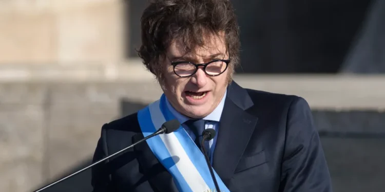 Milei anunció que reducirá 90% los impuestos en Argentina