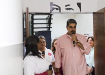 Maduro anuncia la conformación de un equipo de asesores nacionales e internacionales para elaborar “gran reforma constitucional”