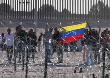 Casi 5 millones de migrantes y refugiados venezolanos están regularizados en Latinoamérica