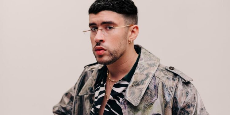 Bad Bunny anuncia el lanzamiento de su octavo álbum, ‘DeBÍ TiRAR MáS FOToS’, con 17 temas