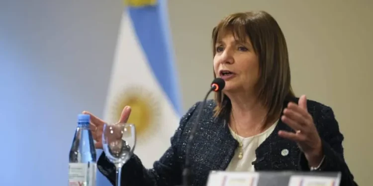 Ministra argentina reta a Diosdado Cabello: «Libera de inmediato a Nahuel Gallo o atente a las consecuencias»