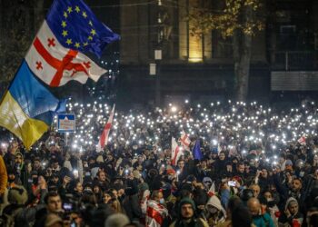 Caos en Georgia: presidenta se niega a dejar el cargo y crecen las manifestaciones