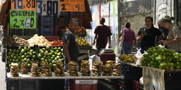 El Tiempo: Los factores que podrían truncar el crecimiento económico que se proyecta para 2025 en Venezuela