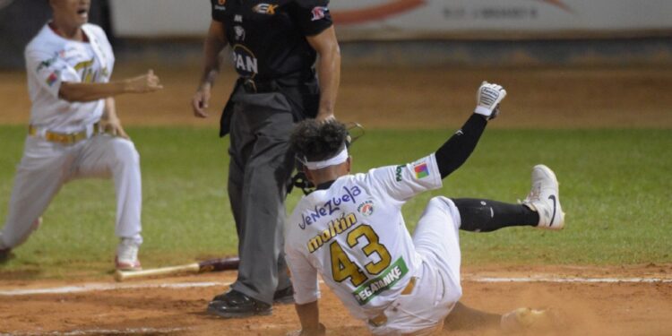 Tigres de Aragua derrotó en su casa 10-3 a Navegantes del Magallanes