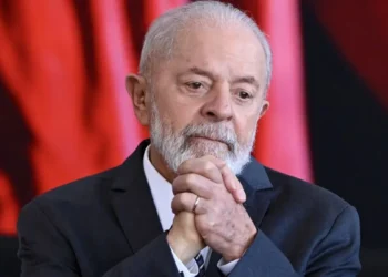 Lula es operado con «éxito» por segunda vez y está despierto, según los médicos