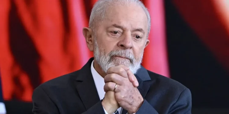 Lula es operado con «éxito» por segunda vez y está despierto, según los médicos