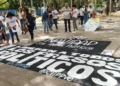 «Ellos no son terroristas»: Familiares de presos políticos protestaron frente a la Fiscalía