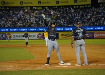 Leones cierra temporada y derrotó a Magallanes en su propio terreno
