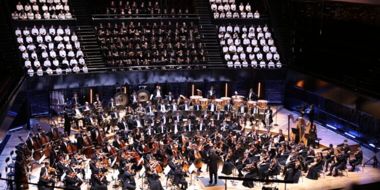Gustavo Dudamel y la Orquesta Sinfónica Simón Bolívar brillaron en París
