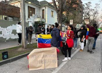 Chile mantendrá su política migratoria, pese a la crisis venezolana: «No incentivaremos nuevos éxodos»