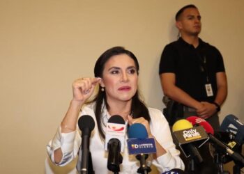 Tribunal de Ecuador convoca audiencia de acción que presentó Abad contra decretos de Noboa