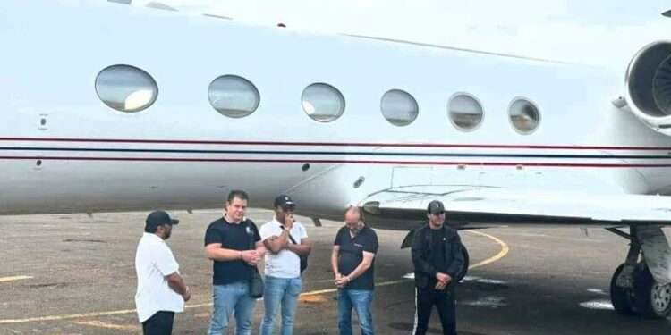 Condenados cinco tripulantes de avión procedente de Venezuela tras la mayor incautación de cocaína en Guinea-Bisáu