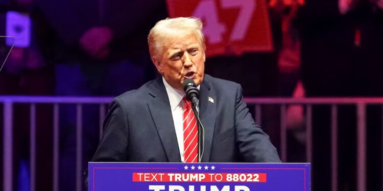 Trump firmará al menos 10 ordenes ejecutivas sobre inmigración tras su investidura presidencial 