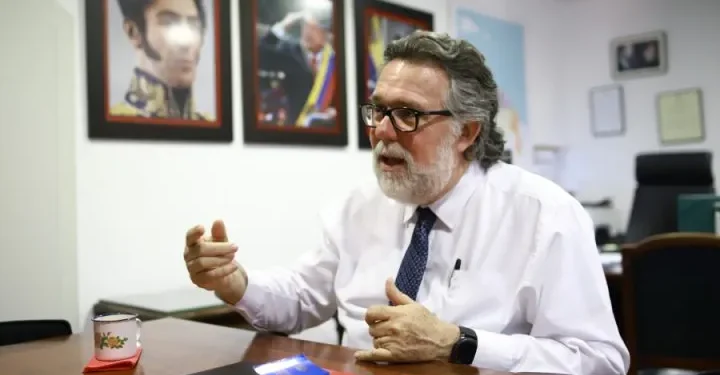 Embajador de Venezuela en Paraguay regresó a Caracas tras ruptura de relaciones:  «que Edmundo González les resuelva sus problemas»