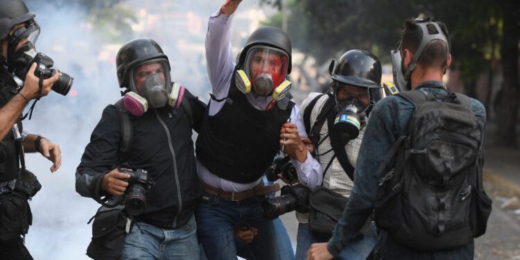 IPYS registró 25 ataques a la prensa antes de la juramentación de Maduro