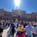 Cientos de venezolanos en Argentina se concentran frente a la Casa Rosada para recibir a Edmundo González (Fotos y video)