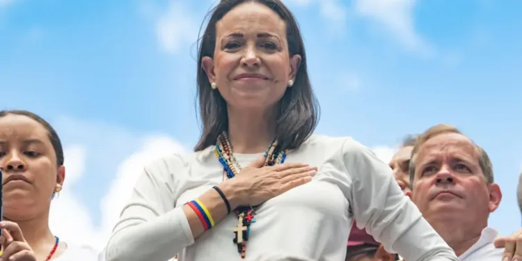 María Corina Machado: «Maduro tiene por delante la decisión sobre su final, si pretende quedarse por la fuerza, se encontrará con una situación tremendamente adversa»
