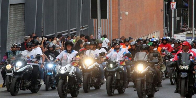 Caravana de motorizados oficialistas recorrerán las calles de Caracas este 8Ene