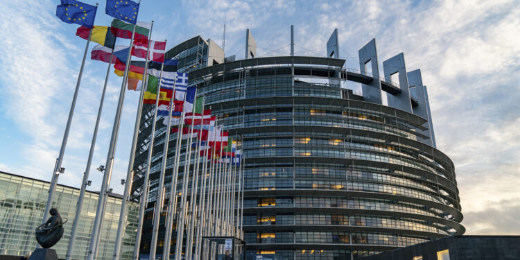 La UE impuso sanciones contra otros 15 funcionarios del régimen de Nicolás Maduro ante la falta de avances hacia un diálogo en Venezuela