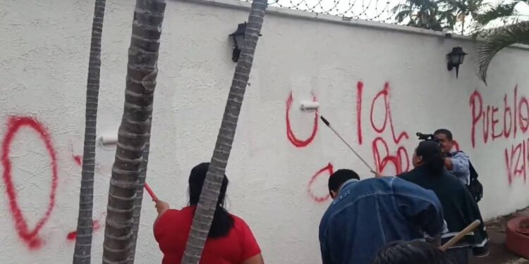 Régimen de Maduro denuncia ataques a cinco sedes de consulados generales en Europa y Latinoamérica