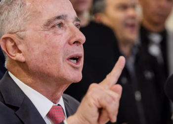 Expresidente Álvaro Uribe habla sobre las opciones para sacar a Maduro del poder en Venezuela: “Menos discurso, más acción”